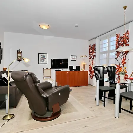 Apartment Residenz Unter Den Linden 12 *