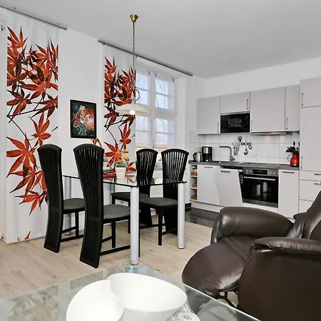 Residenz Unter Den Linden 12 *